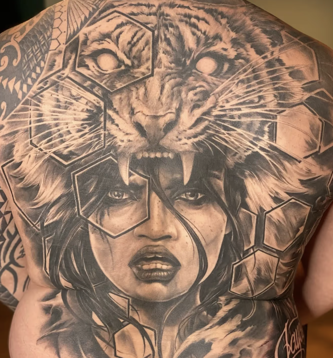 Tattoo Aftercare Do's and Don'ts: What Products to Use