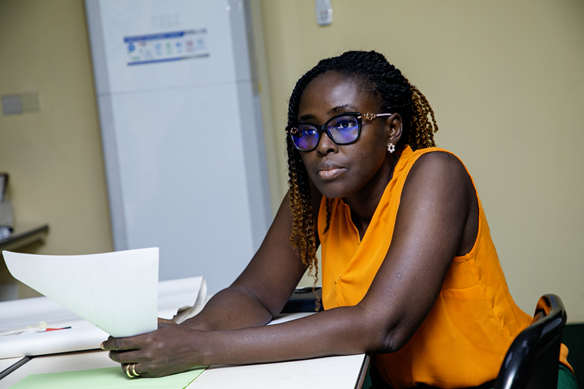 Mireille BAKAOUAN promotrice de l’entreprise de vente de fruits et légumes  Zèbiis Yaar