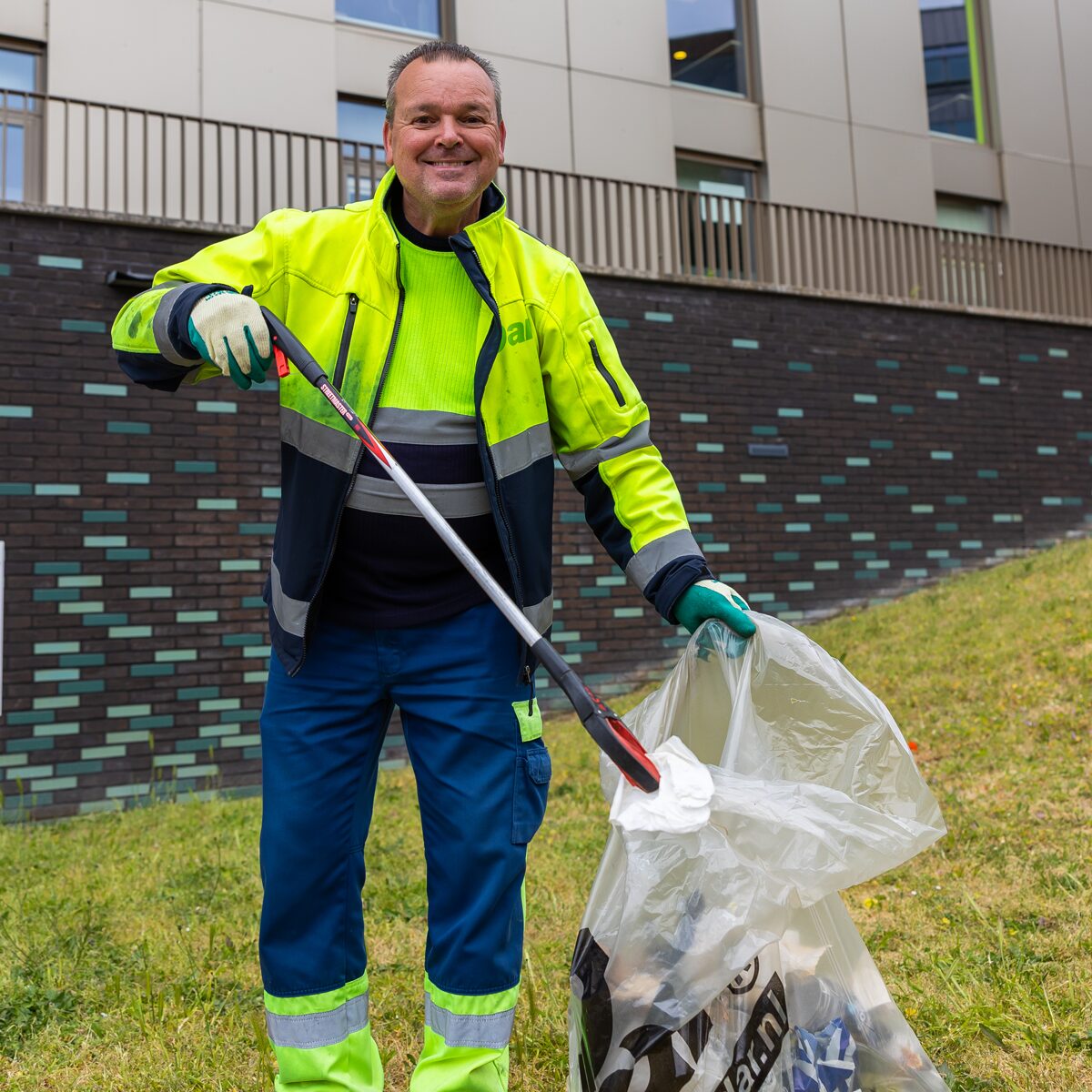 Dar medewerkers bezig met schoonhouden van de openbare ruimte in Nijmegen