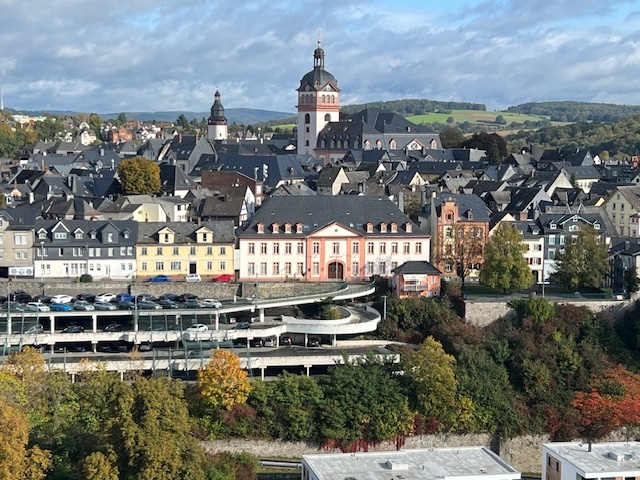 Blick auf das Schlo├ƒ von Weilburg.jpg