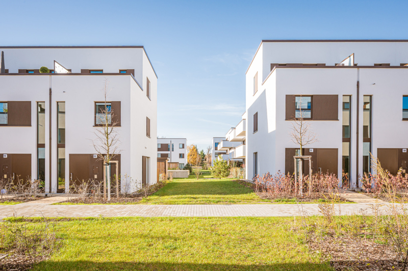 Außenanlage Reihenhäuser.jpg