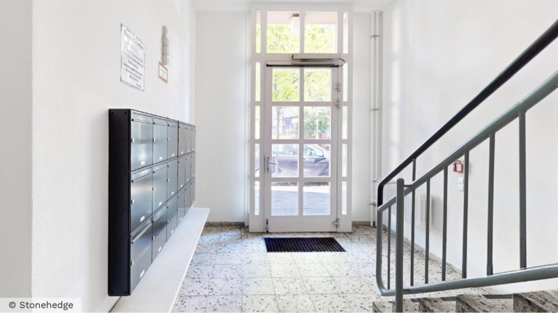 Treppenhaus Haus 8 (2).jpg