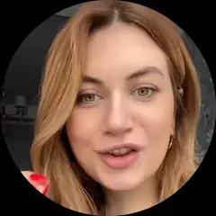 Customer answering a shopper question in a video