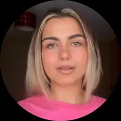 Customer sharing a product experience in a video review