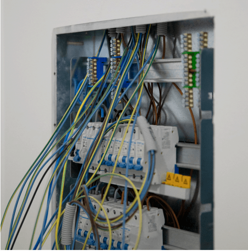 Besiktning och konsultation av elinstallationer.