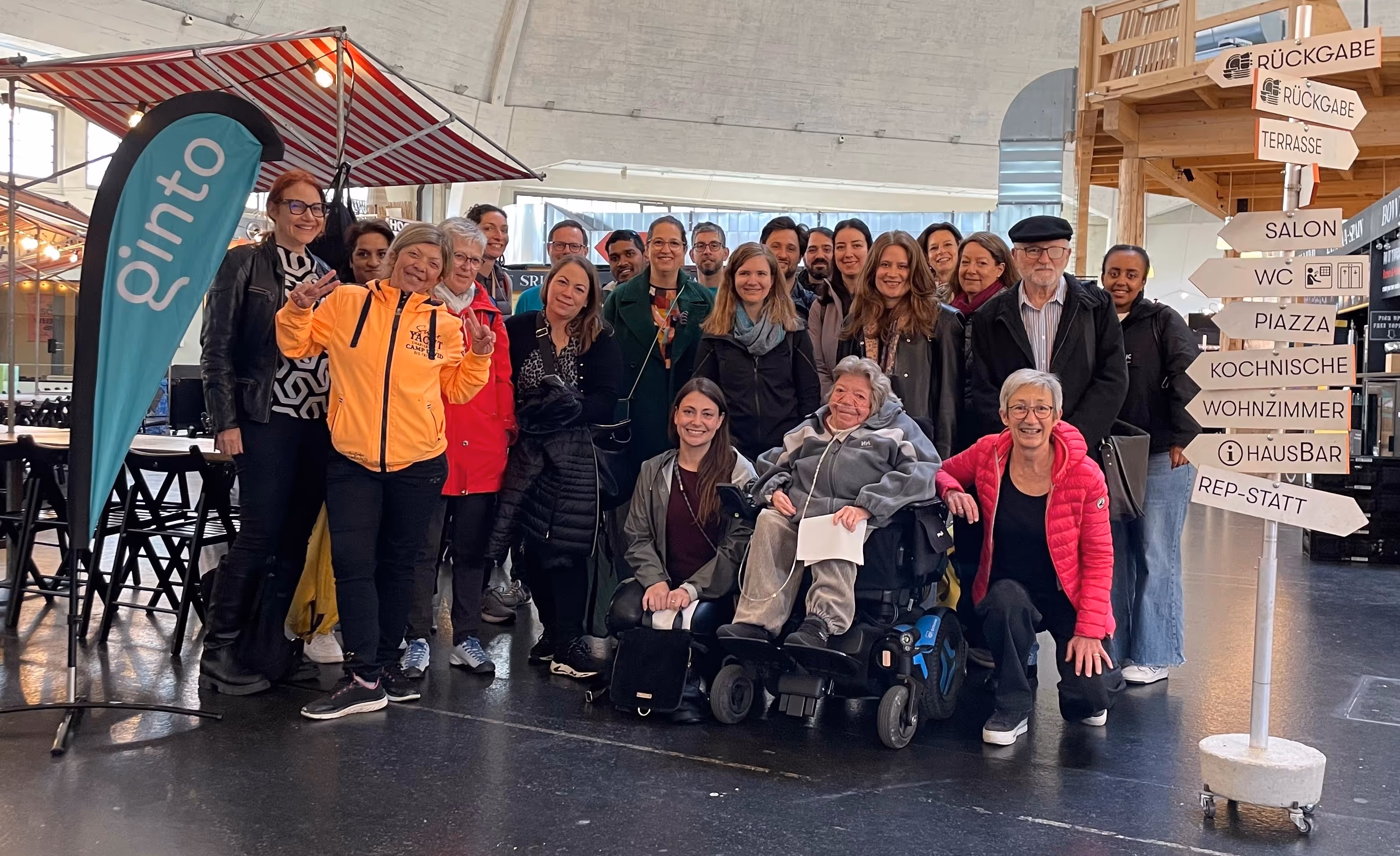 Ein Gruppenbild der rund 50 Freiwilligen am Mapathon in Basel