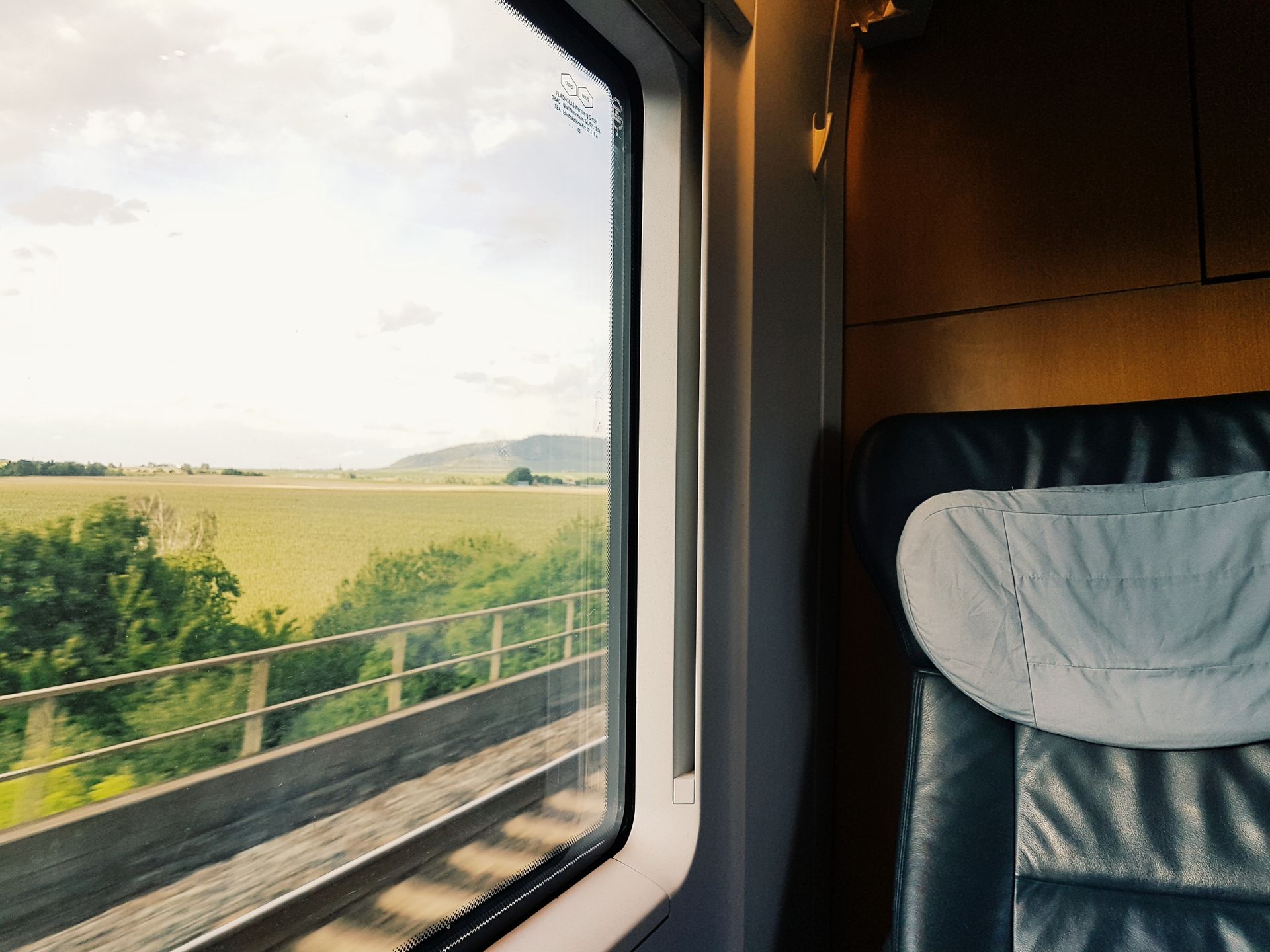 https://www.pexels.com/de-de/foto/zugfensterseite-543223/