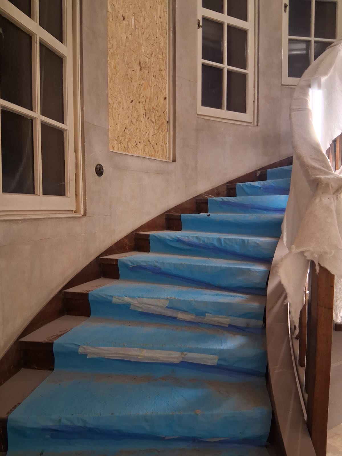 Intervento di strip out e demolizione propedeutico alla ristrutturazione di un edificio residenziale storico di pregio a Milano