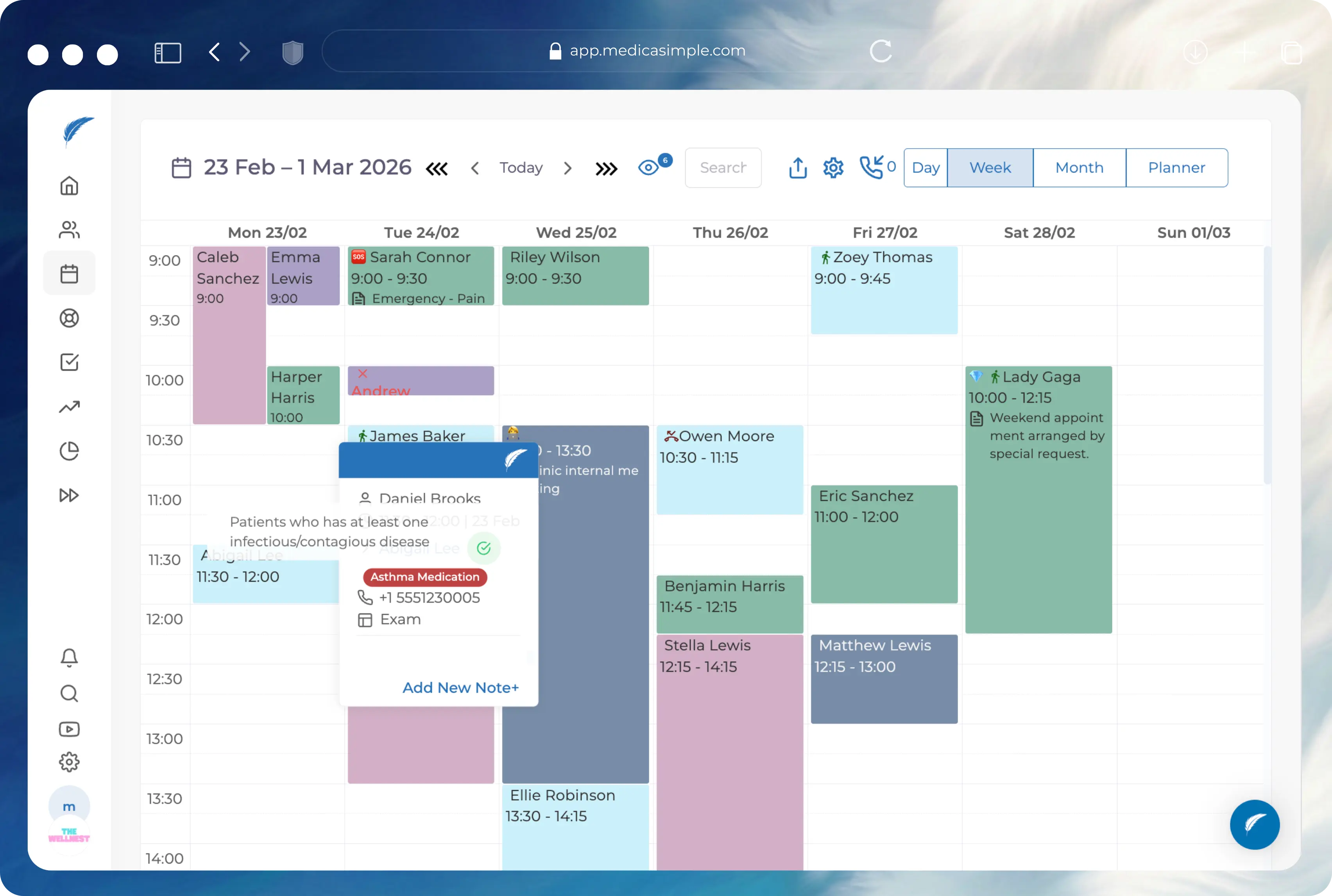 Etkileşimli diş haritalaması, tedavi planları, klinik notlar ve tamamlanmış tedavileri tek bir ekranda gösteren dental klinik yönetim yazılımı arayüzü