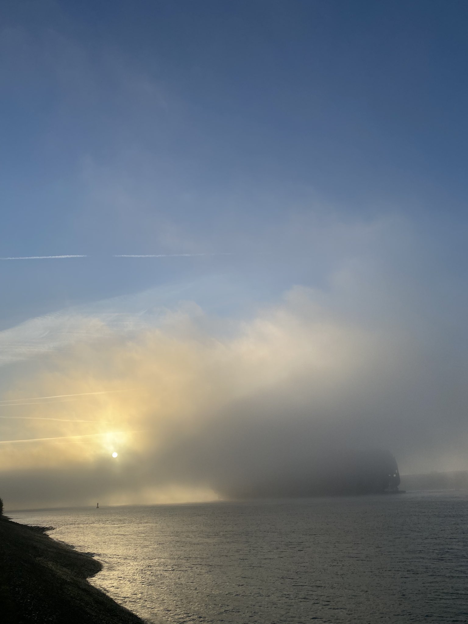 Elbe im Nebel Hamburg — Stephanie Wagner Führungskräfte Coaching Neujahr