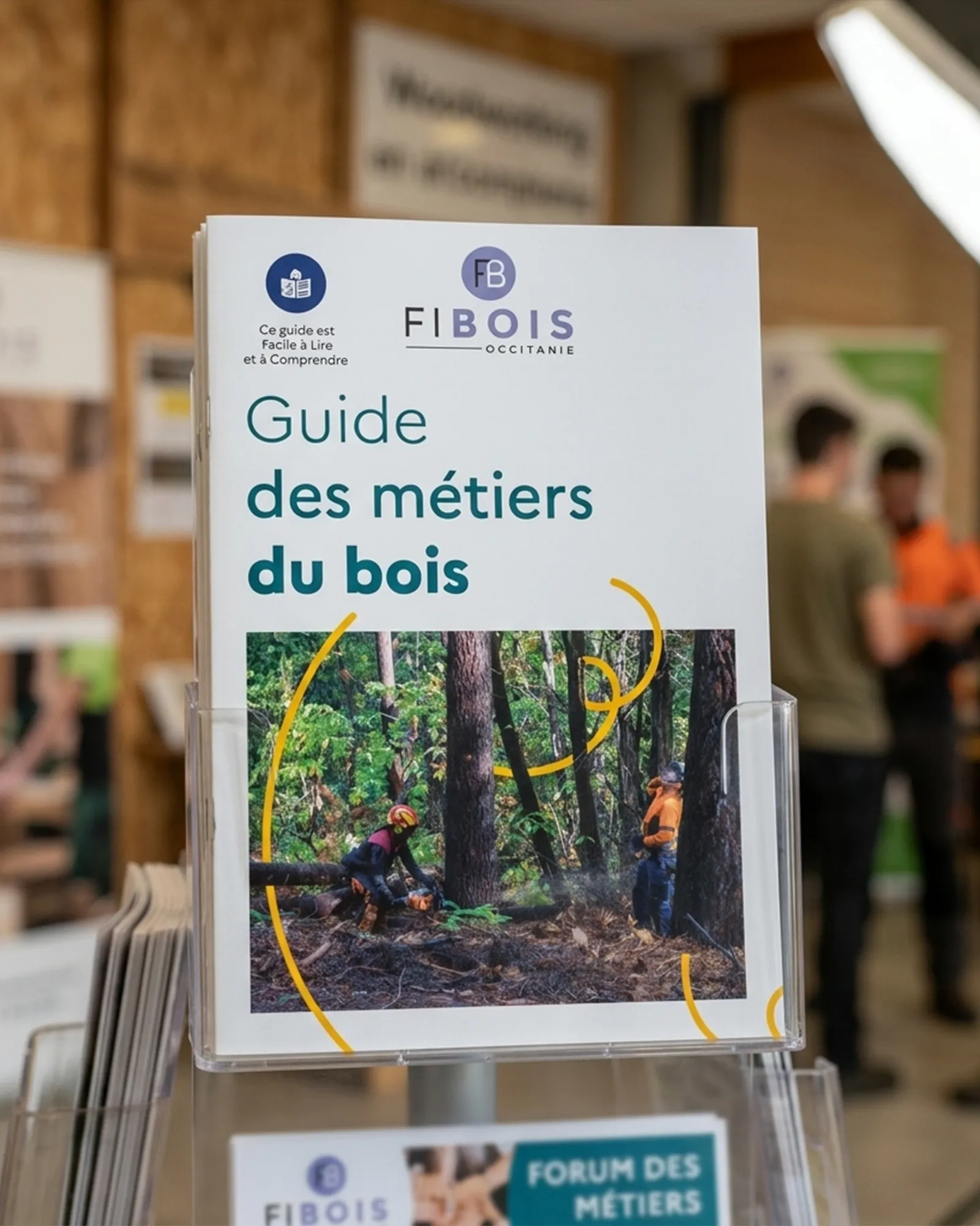 Guide des métiers du bois en FALC conçu pour Fibois Occitanie.