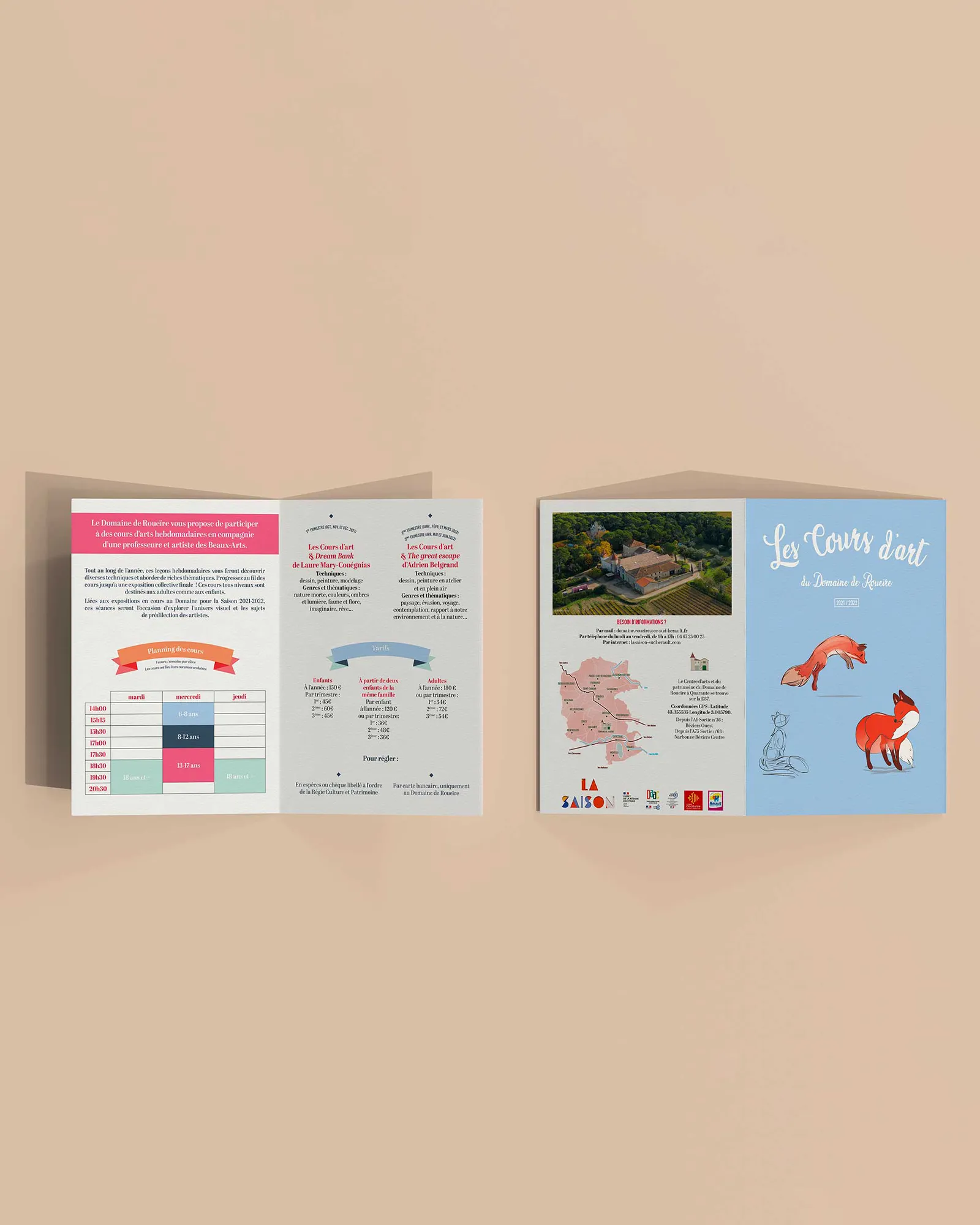 présentation recto verso d'un dépliant du service éducatif.