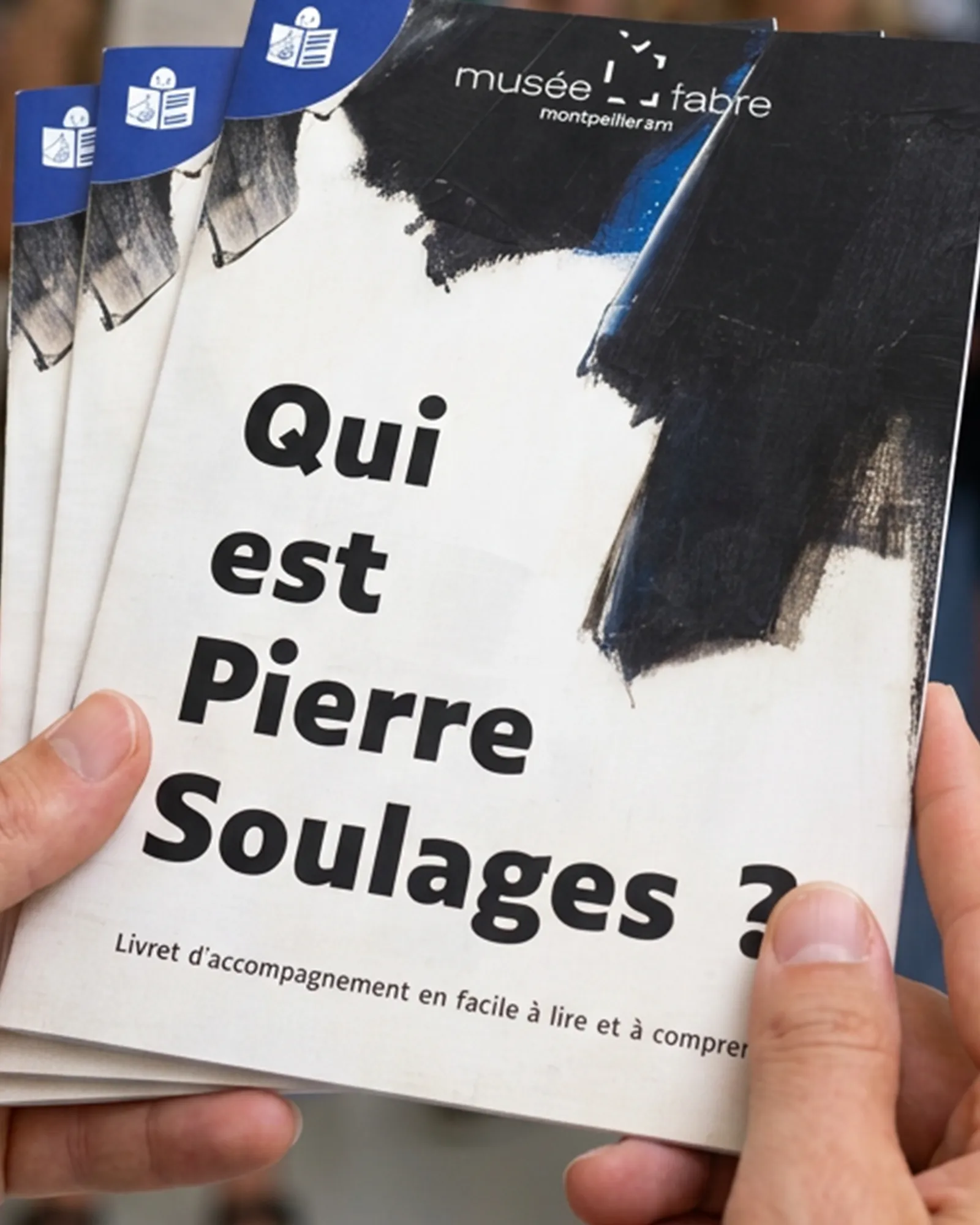 Gros plan sur la couverture du livret.