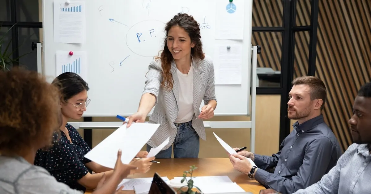 How to Make One-on-One Sales Coaching Sessions More Impactful?