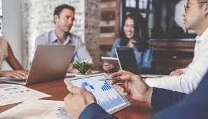 How Can You Effectively Engage Board Members Through Your Board Deck?
