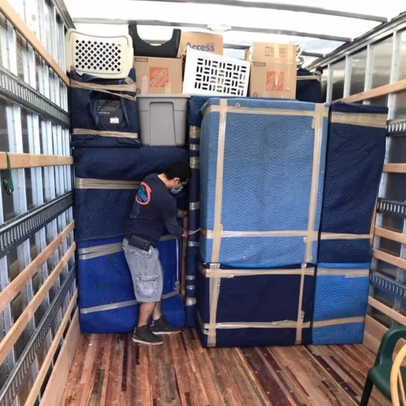 Specialty piano and safe moving services available in Melrose MA