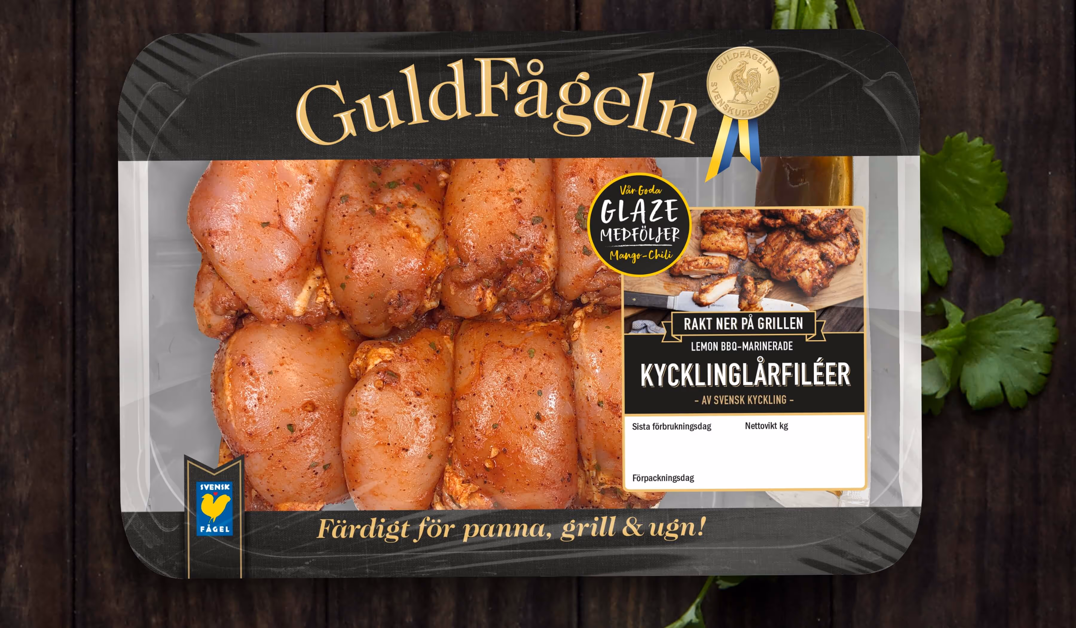 A package with raw chicken from Guldfågeln