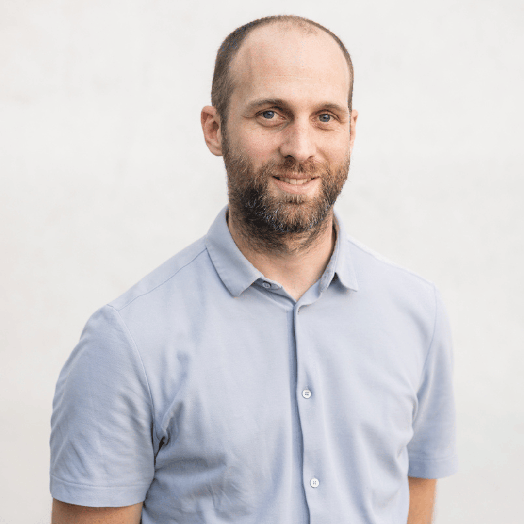 Portretfoto van dr. Joris Robberecht, orthopedisch chirurg bij Orthopedie Turnhout