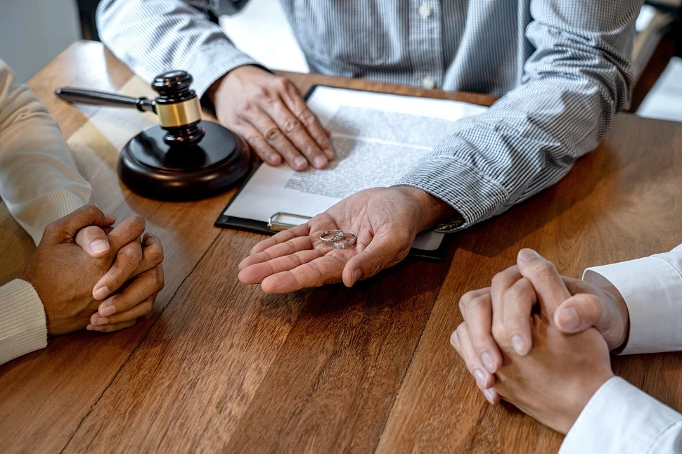 Difference Between Mediation and Collaborative Divorce for Washington Families