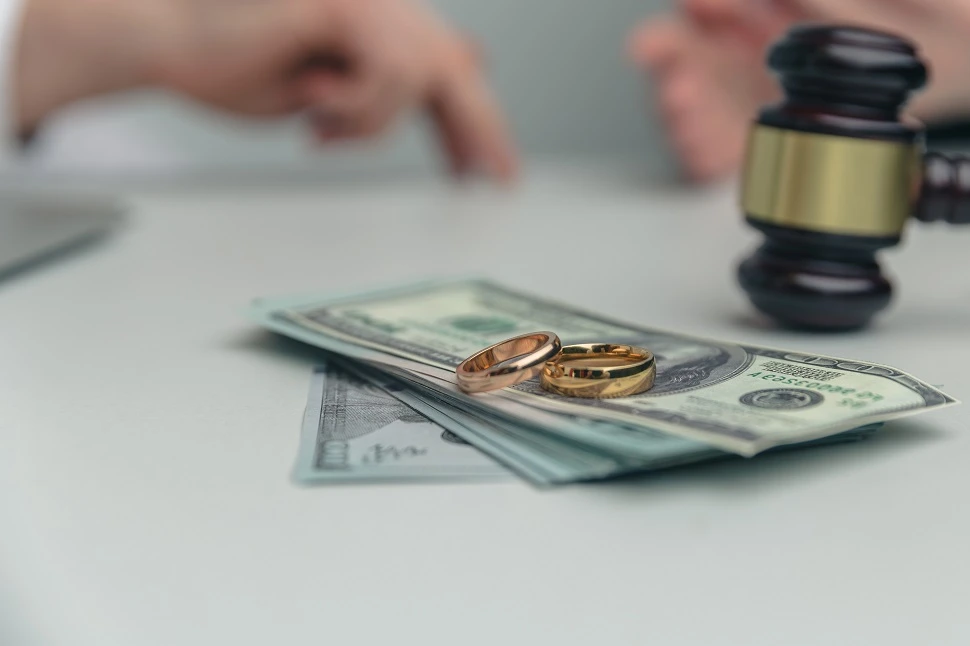 Ways to Financially Protect Yourself During a Divorce in Washington State