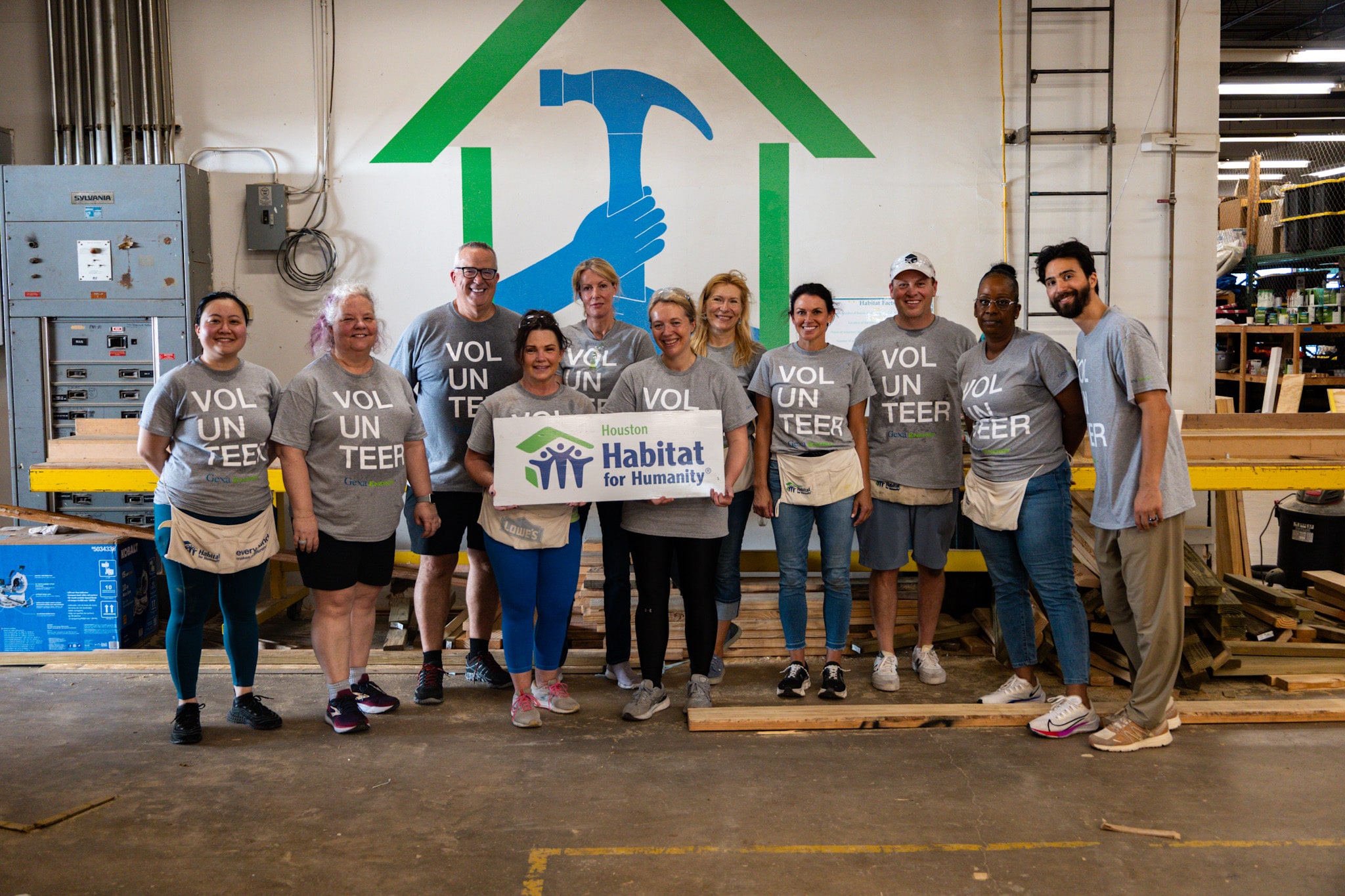 Gexa Energy group volunteers