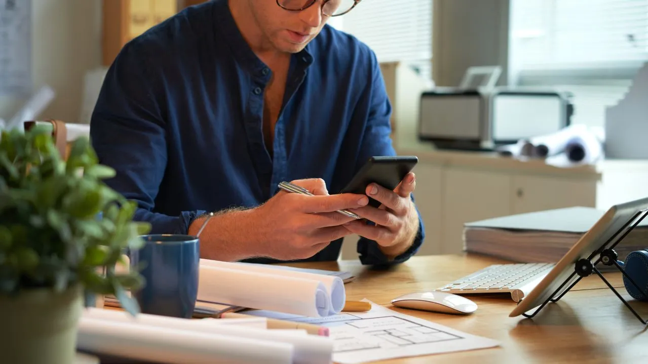 Financial Services Compliance: Read This Before You Advice Another Client on Your Mobile Phone