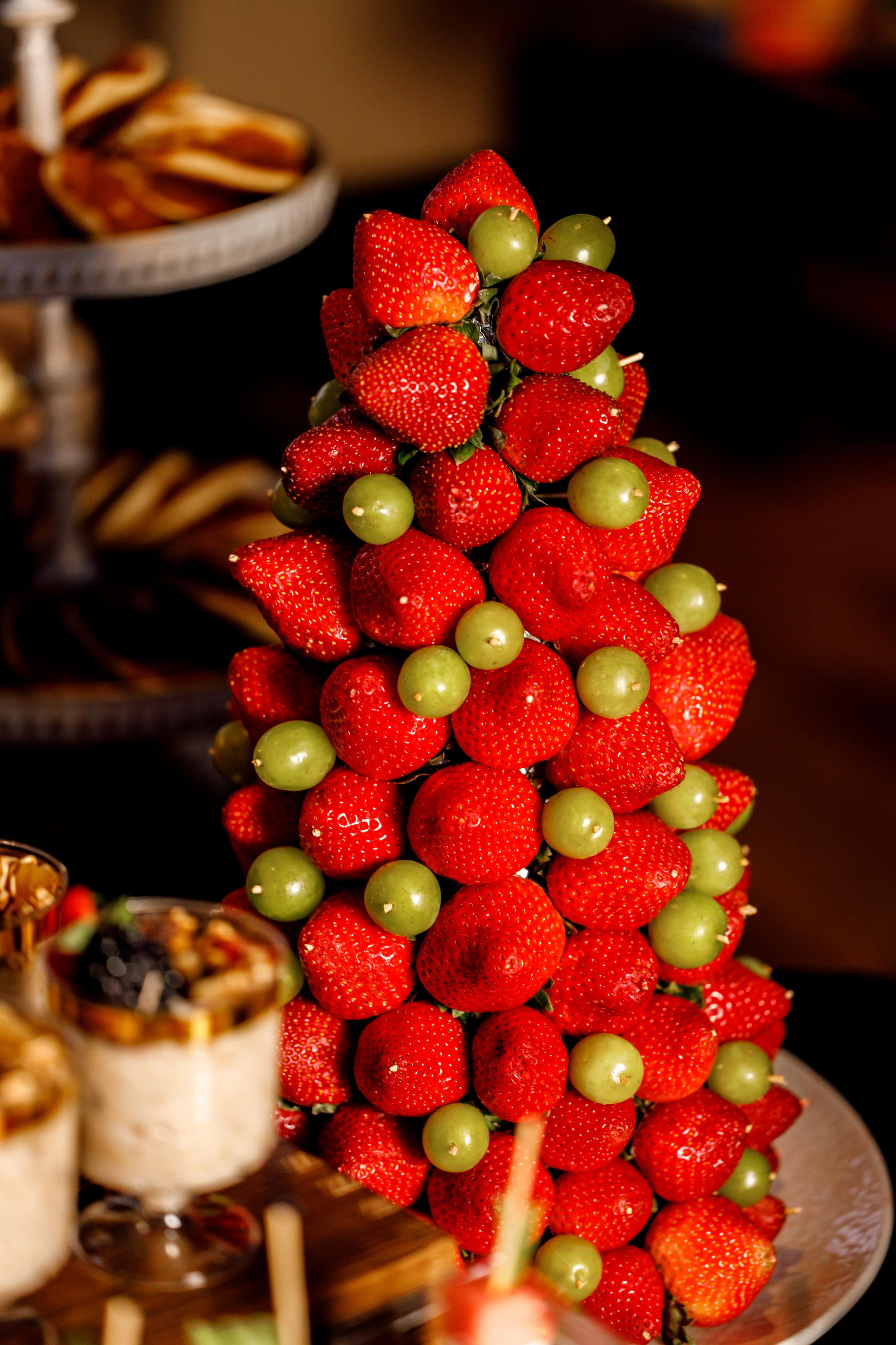 Planning a holiday party in Astoria? Compare space, menus, drinks, parking, service, and atmosphere before choosing the right venue for your group.