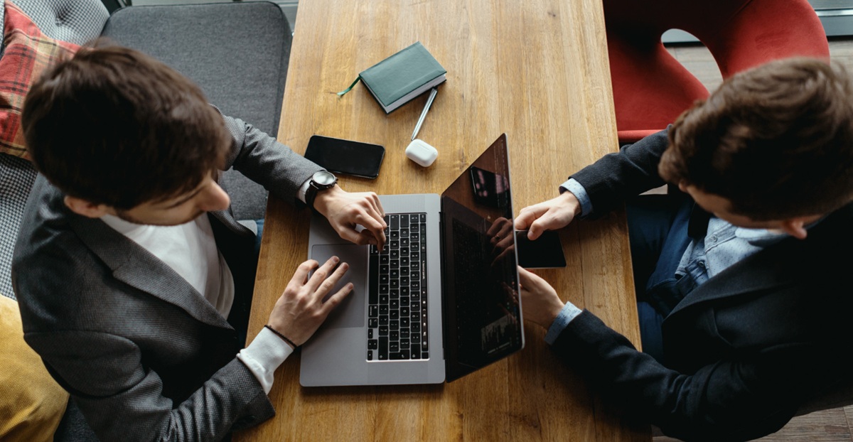 How Growing Agencies Manage Team Travel: Client Visits, Conferences, and Offsites