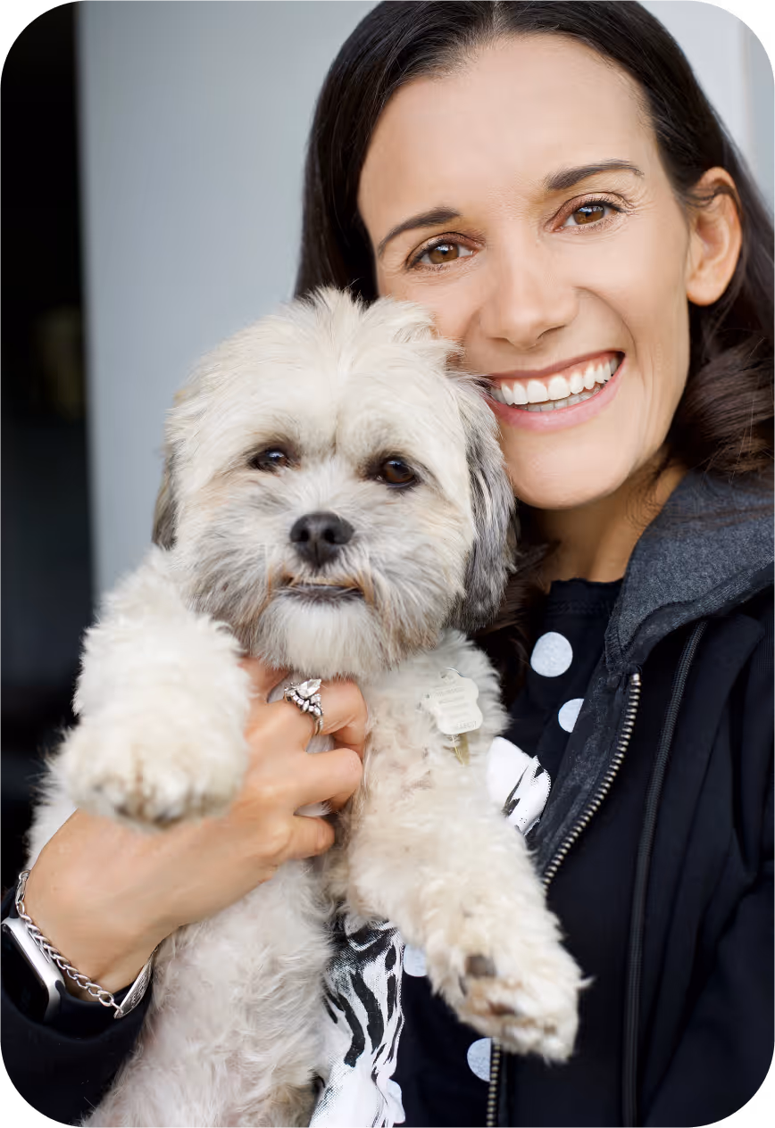 Jennifer James with a puppy