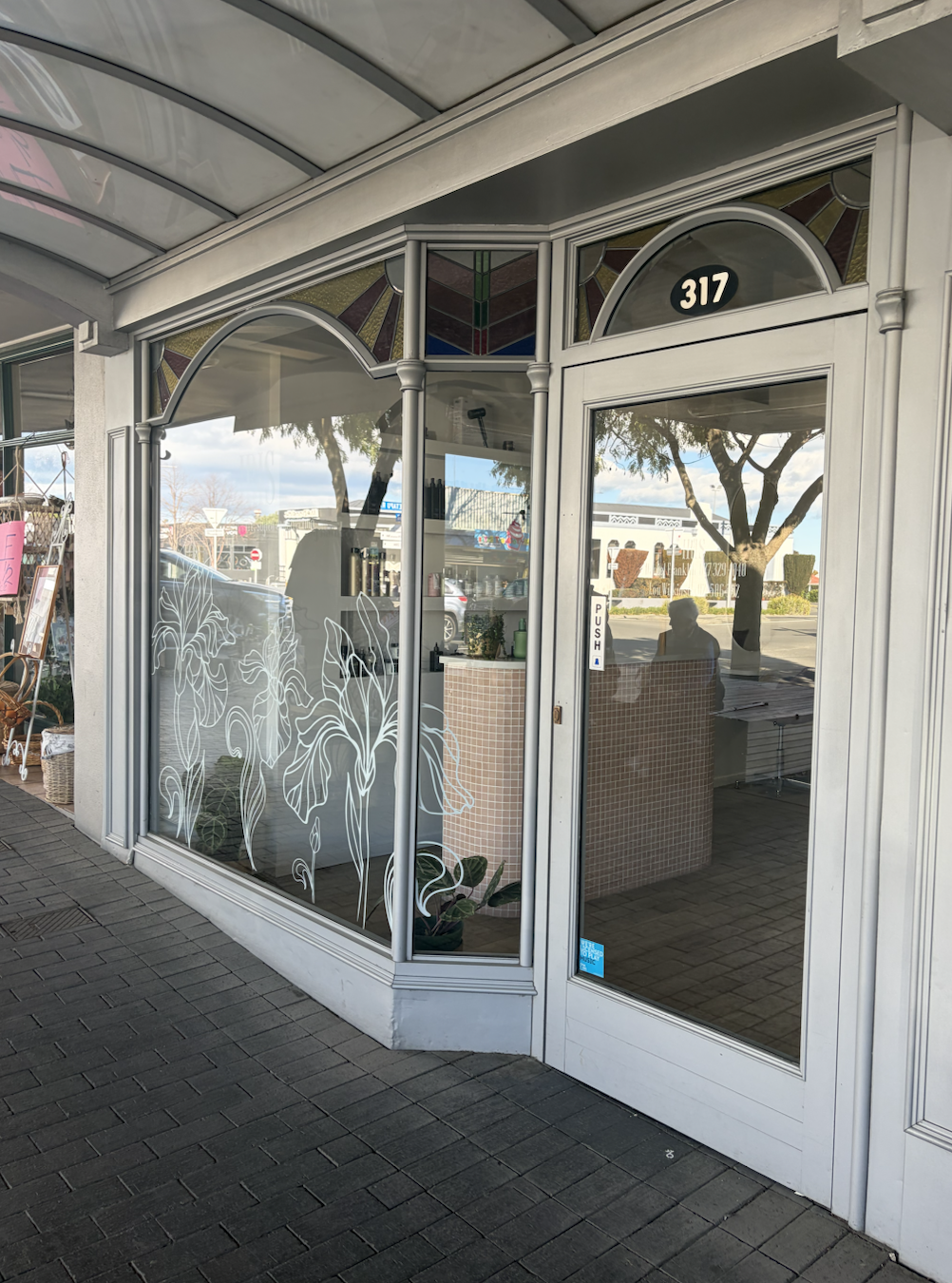 Iris Salon