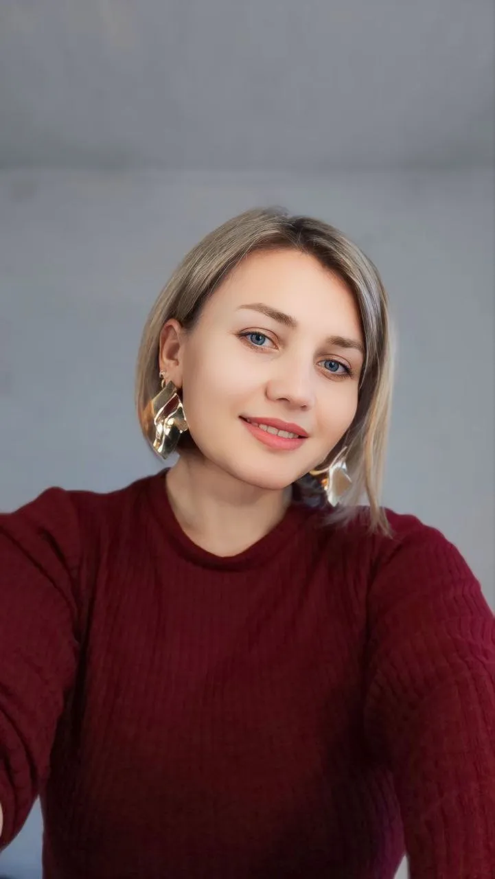 Карина Топхэм