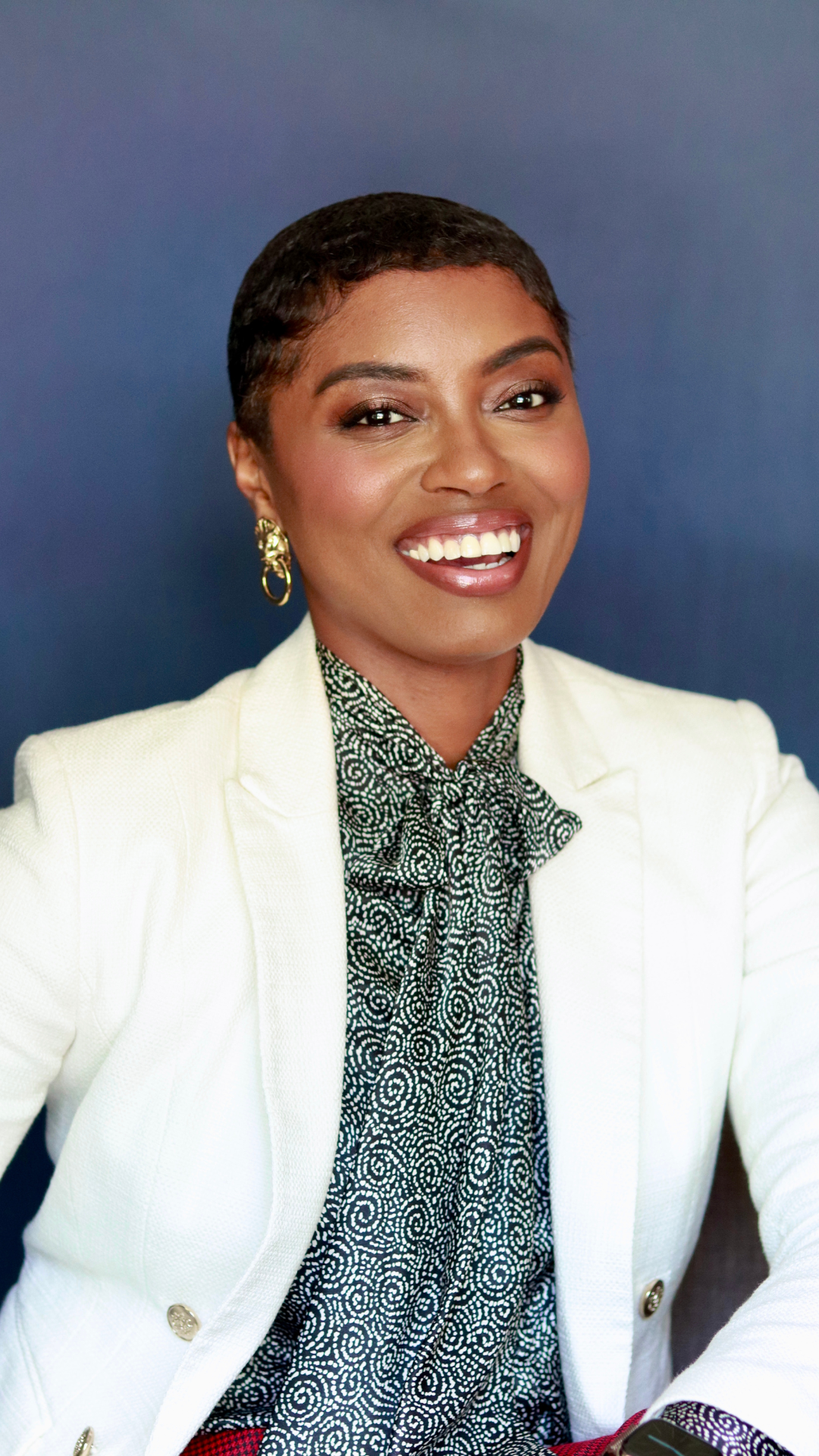 Natalia Barlow smiling, representing The Glow Pathway—a safe space for personal growth and aligned self-expression.