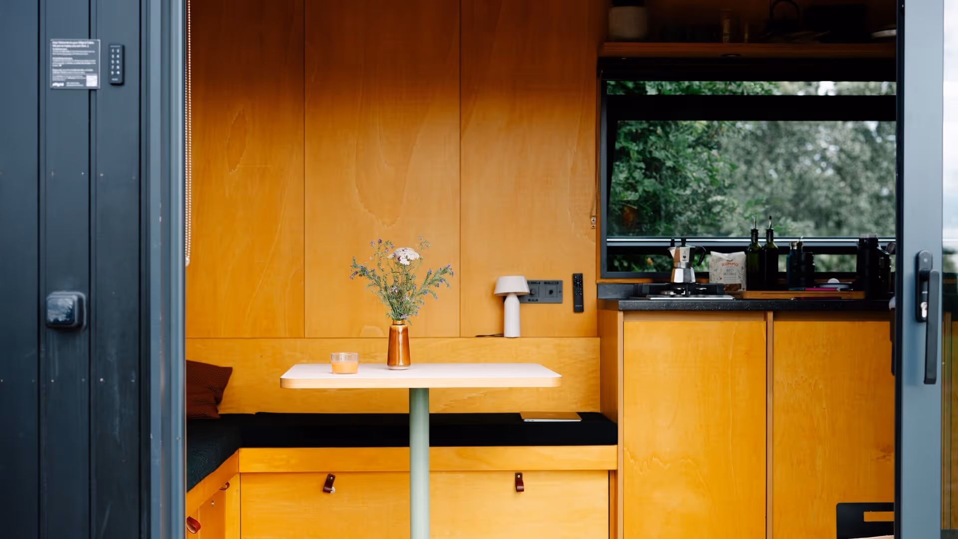 Urlaub auf dem Bauernhof – Offgrid Tiny House in Brandenburg mieten