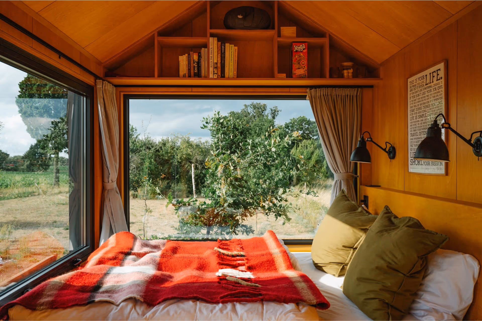 Offgrid airbnb tiny house glamping in Brandenburg – raus cabins alternative