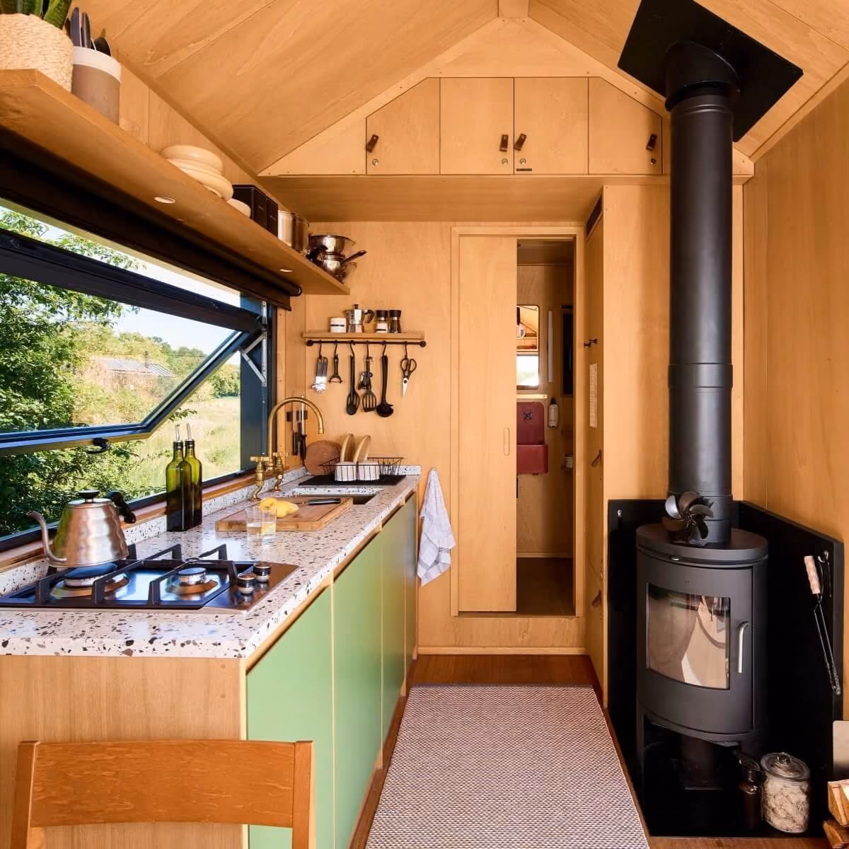 Tiny house mieten – cozy and minimalist off grid cabin near Berlin