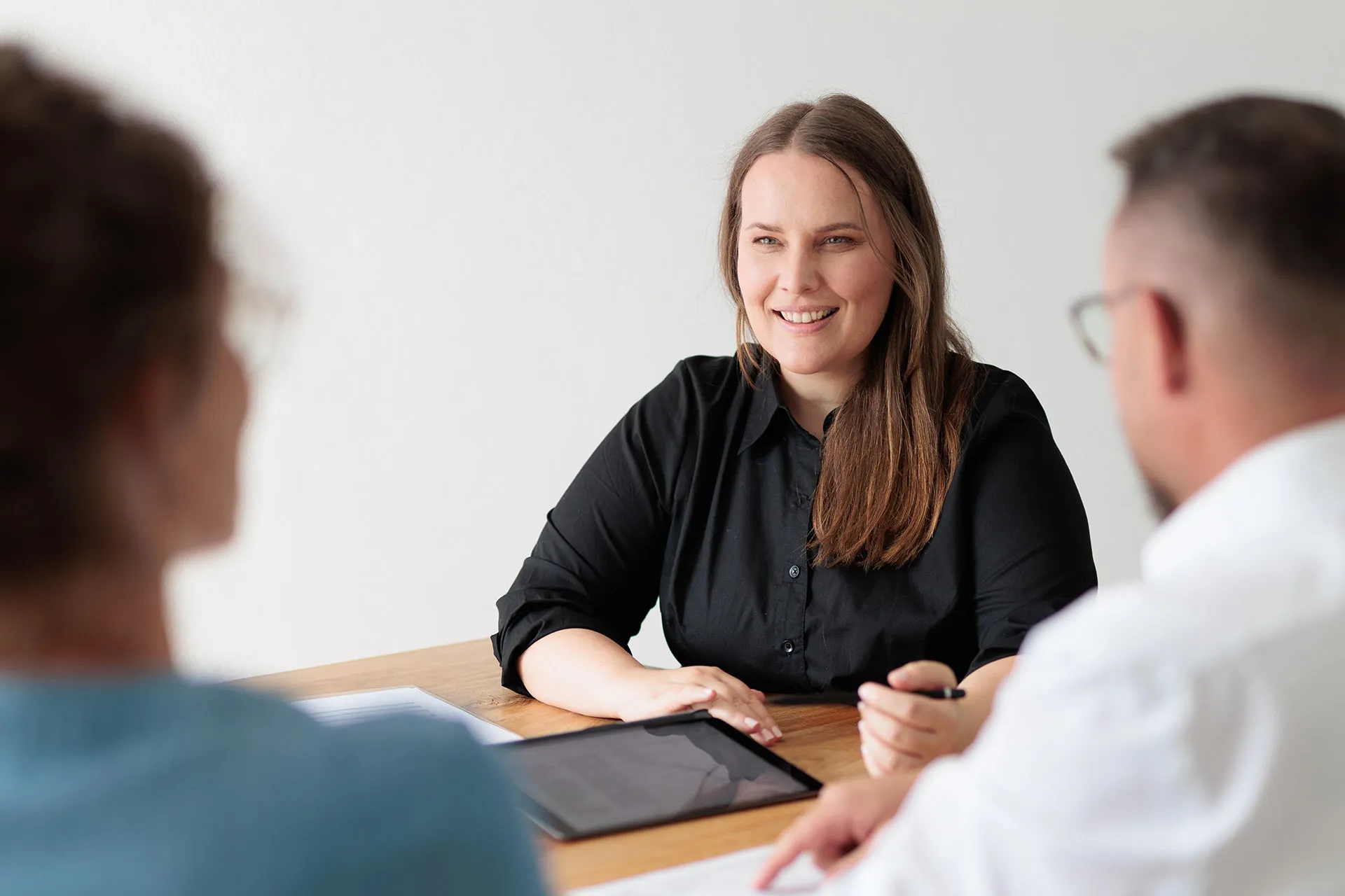 Bausachverständiger führt eine Kaufberatung für Immobilien in Stuttgart und Umgebung durch