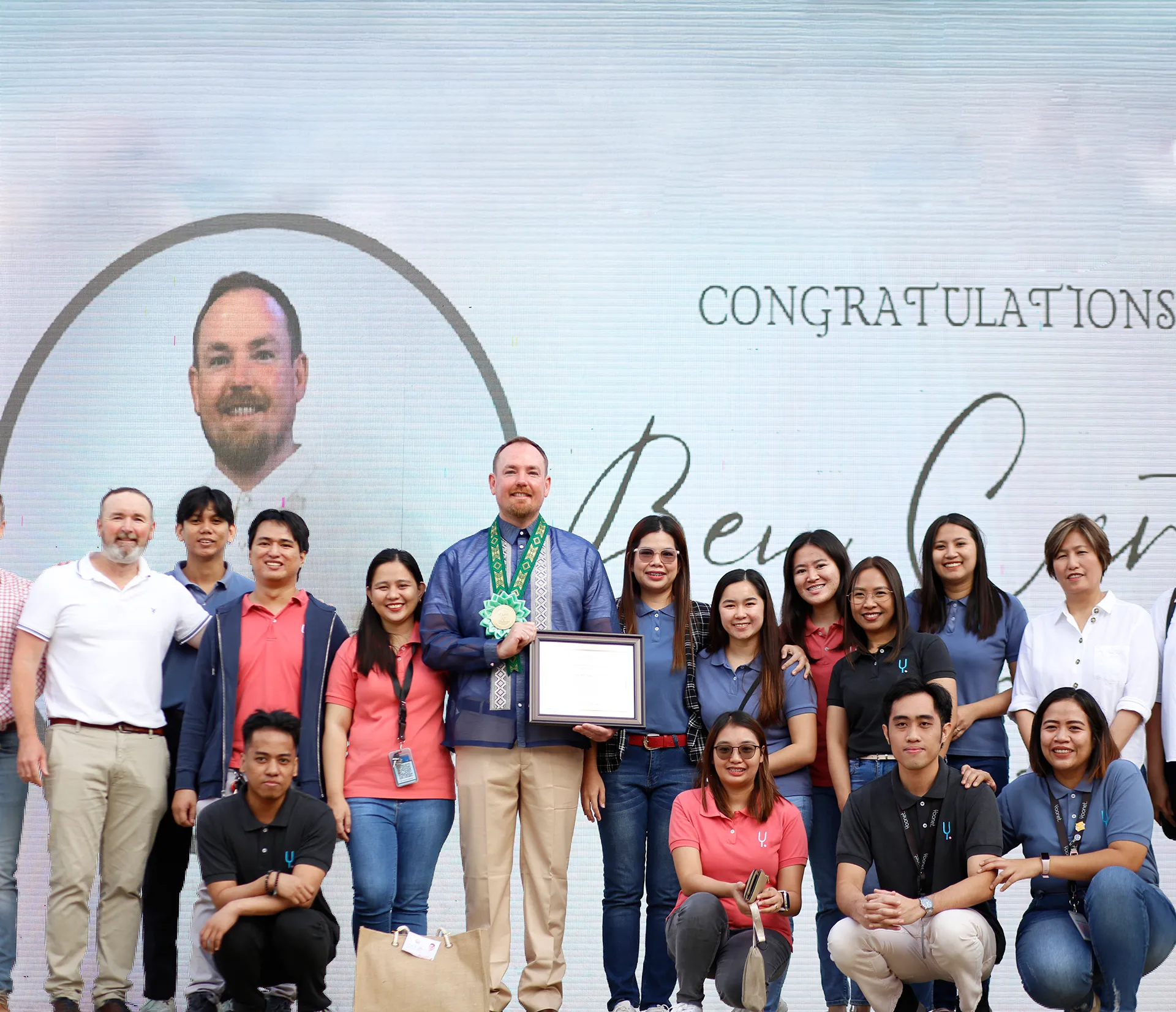 Yoonet Employees with Gav and Ben who received his 'Adopted Son of Balanga' recognition.