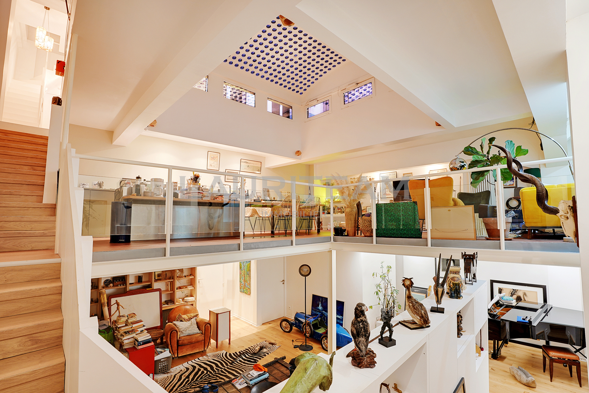 Loft de caractère , usage mixte de 150 m² carrez et ses terrasses 