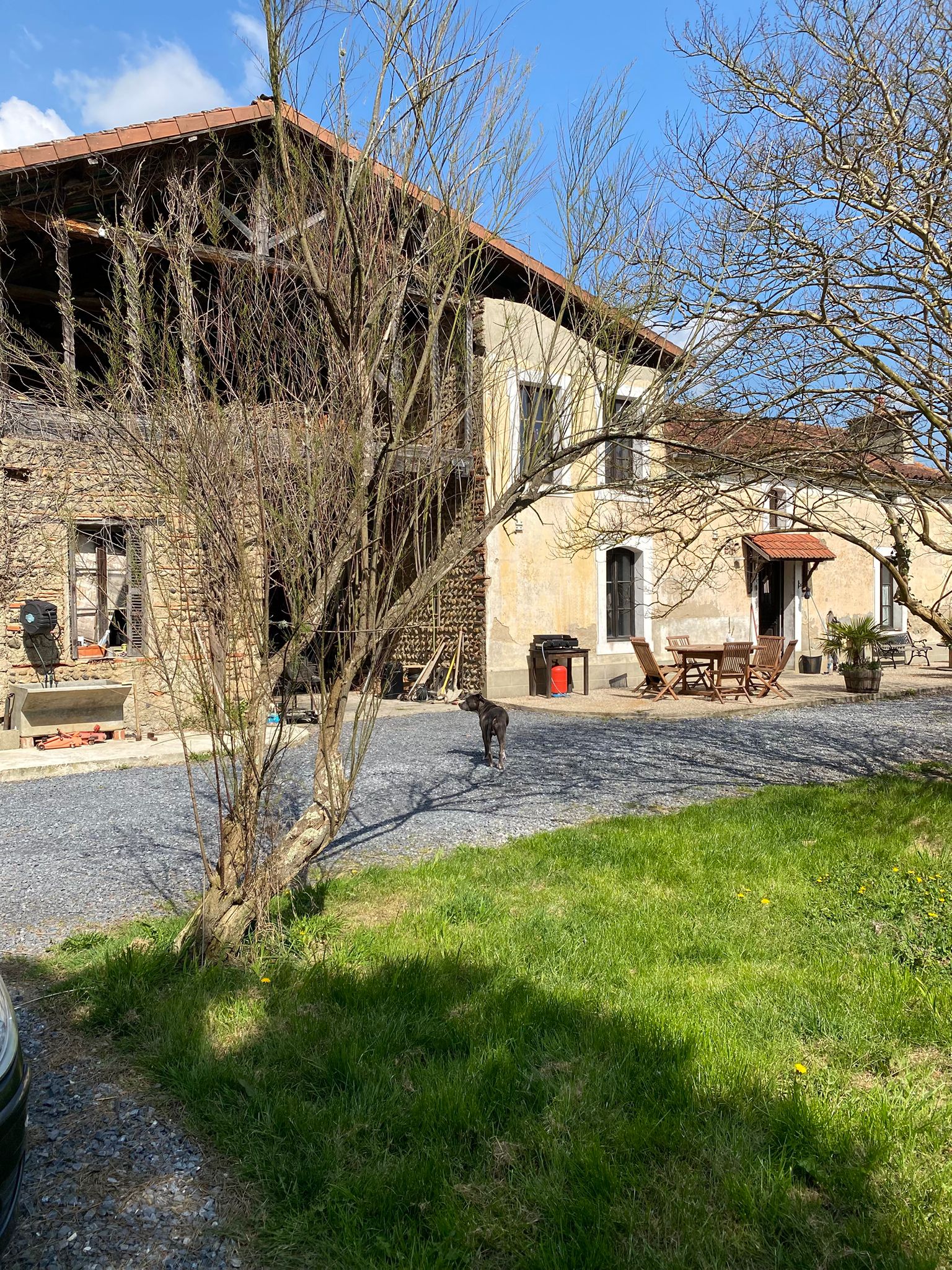 Maison ancienne avec dépendances – Fort potentiel – Larreule