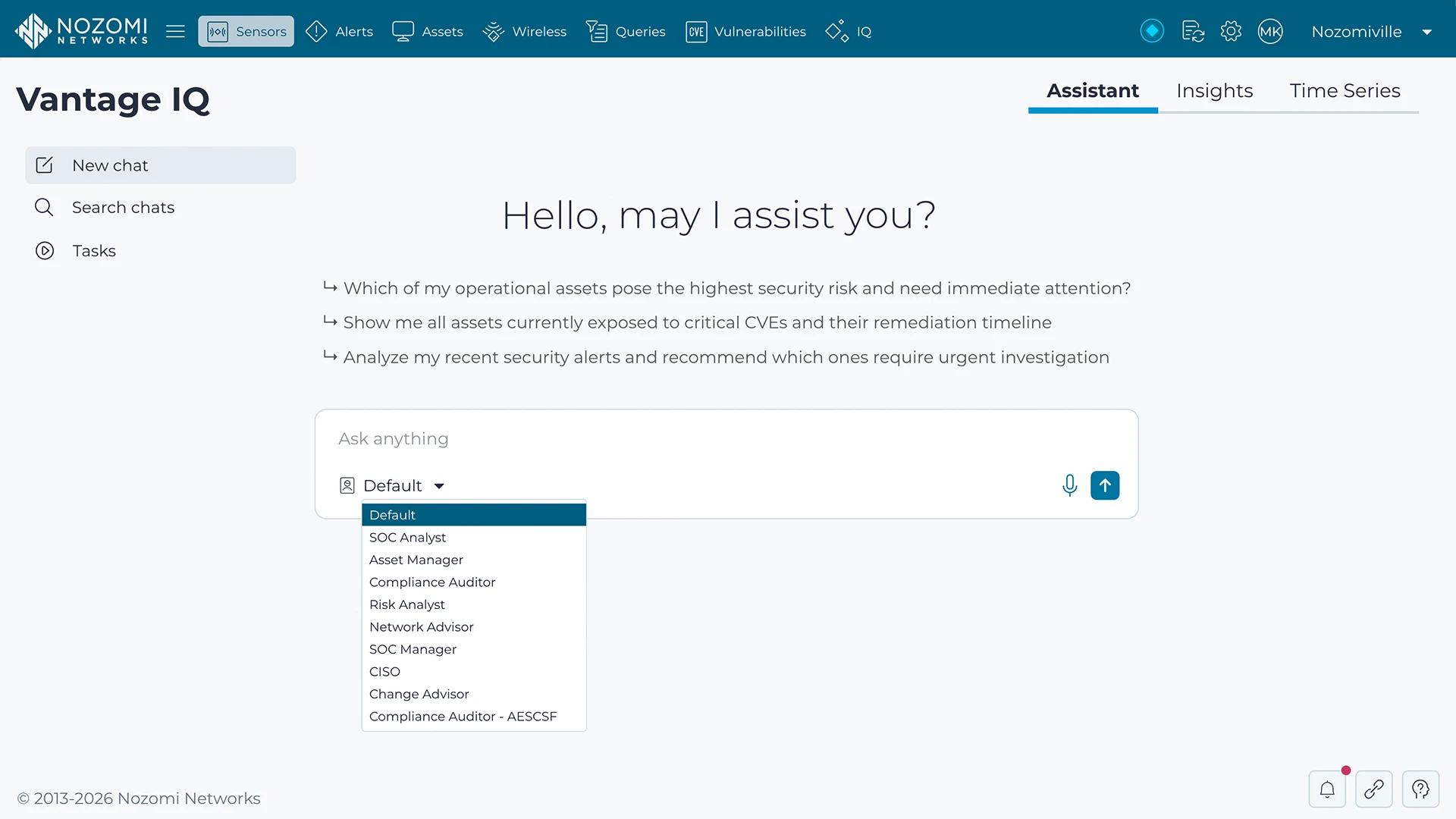 InterfazIQ Vantage IQ Nozomi Networks  que muestra una lista de información sobre seguridad y gestión de activos con etiquetas de gravedad que van de alta a media, en la que se describen amenazas de seguridad, activos sin soporte, activos de alto riesgo, vulnerabilidades de software, alertas y ataques dirigidos.