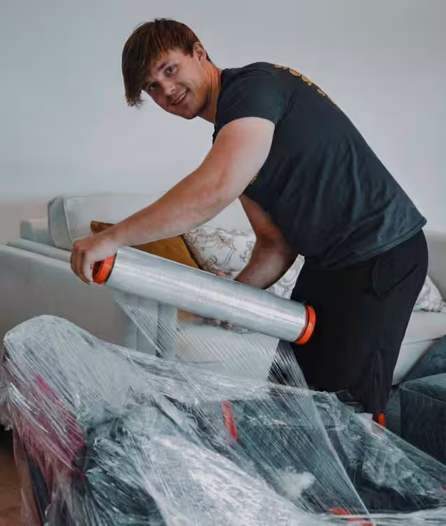 Movers and Packers in Hollywood