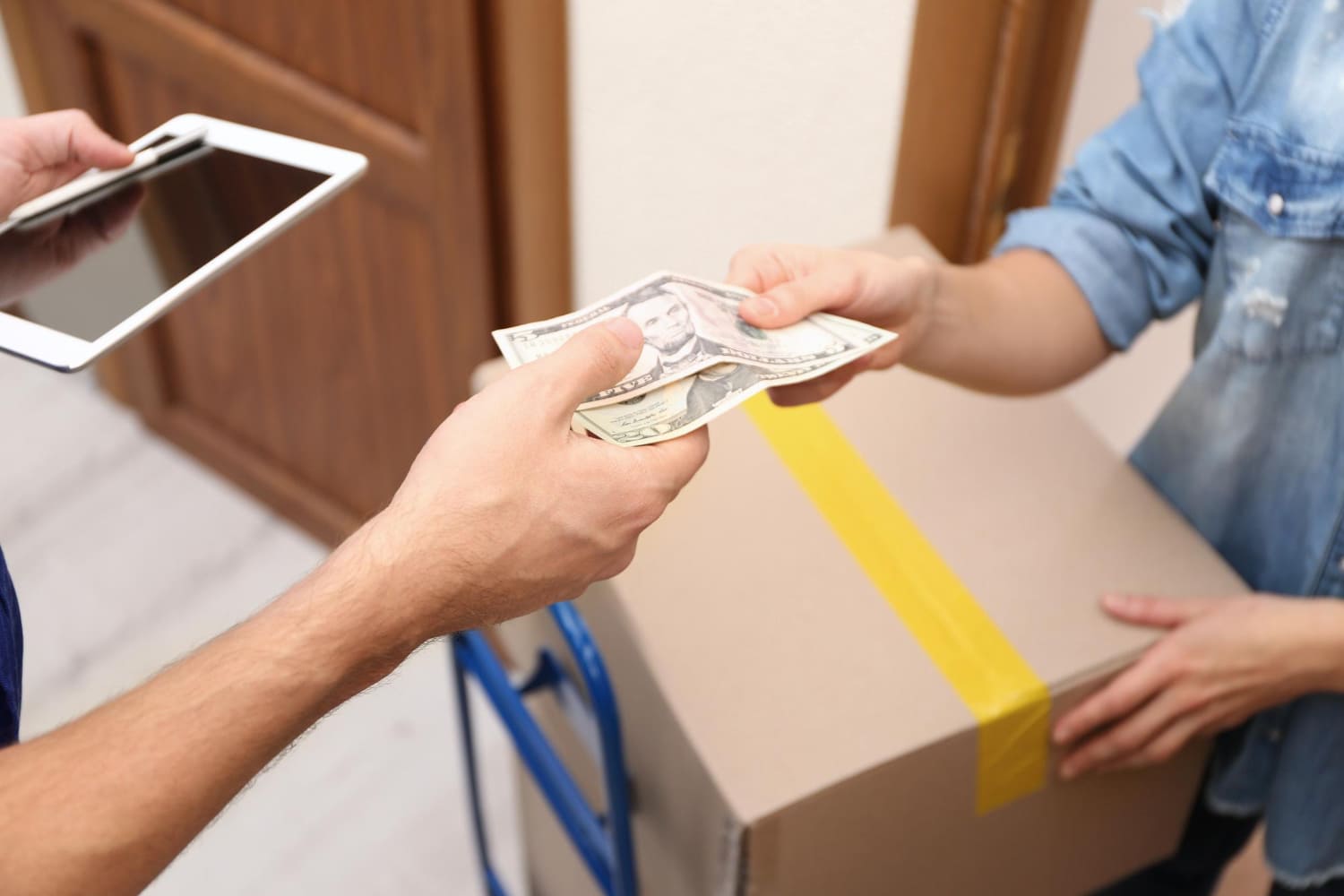 Moving Truck Rental vs Professional Movers Cost