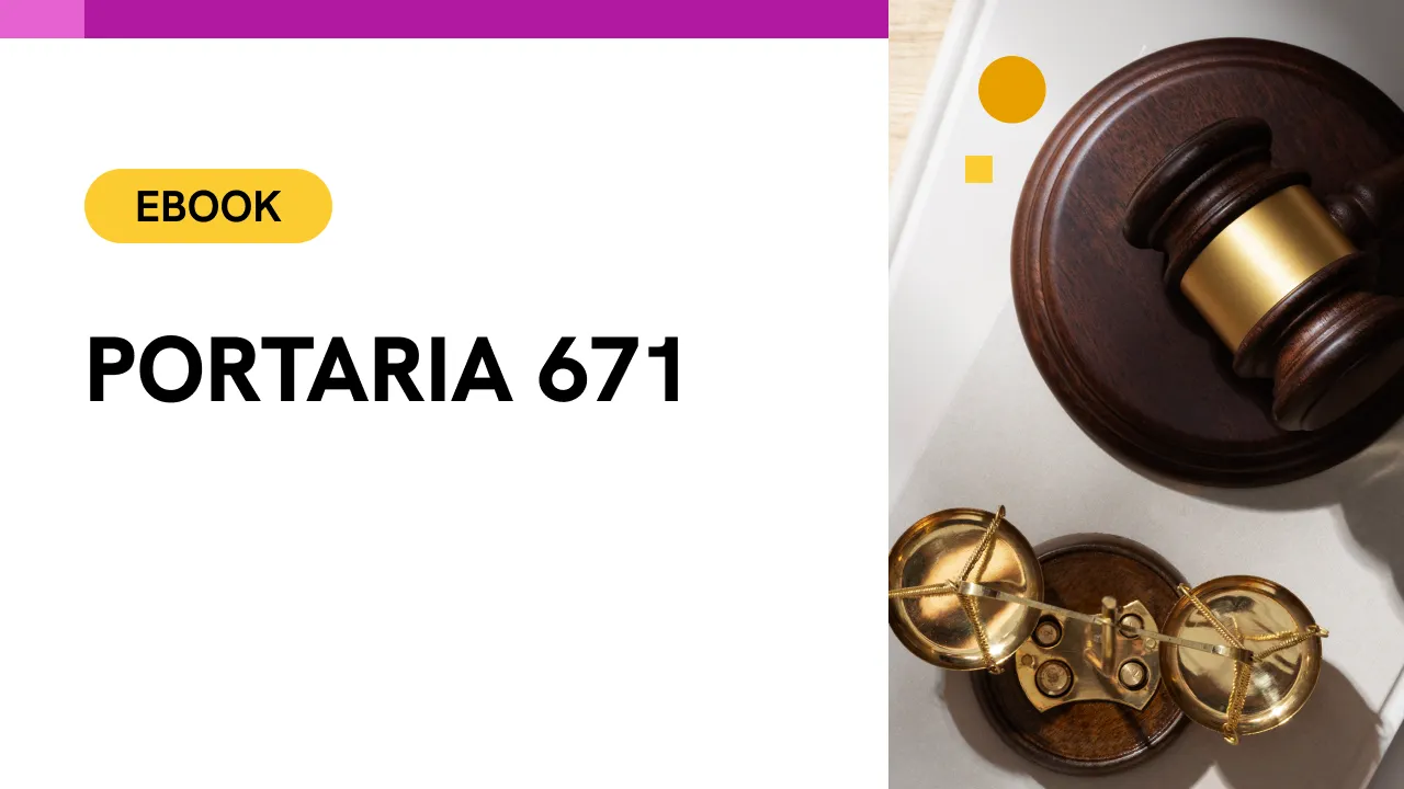 Capa do ebook com martelo de juiz sobre uma mesa 