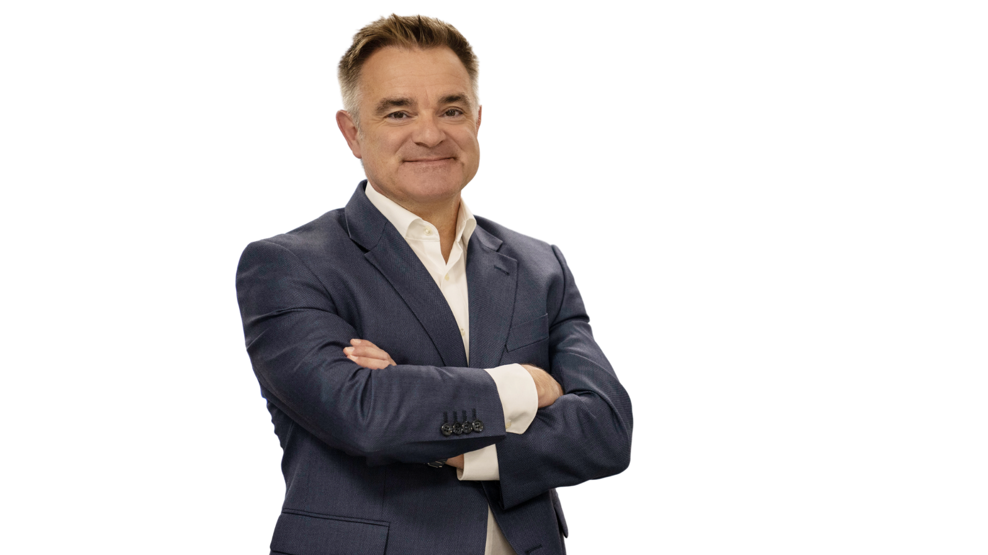 Porträt eines Mannes im Anzug, verschränkte Arme