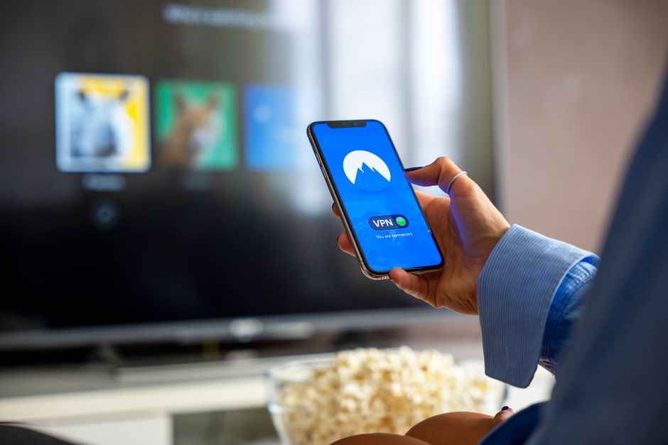 Mobile Device Management für KMU: Wer kontrolliert die Firmendaten auf privaten Handys? – Foto: Stefan Coders / Pexels