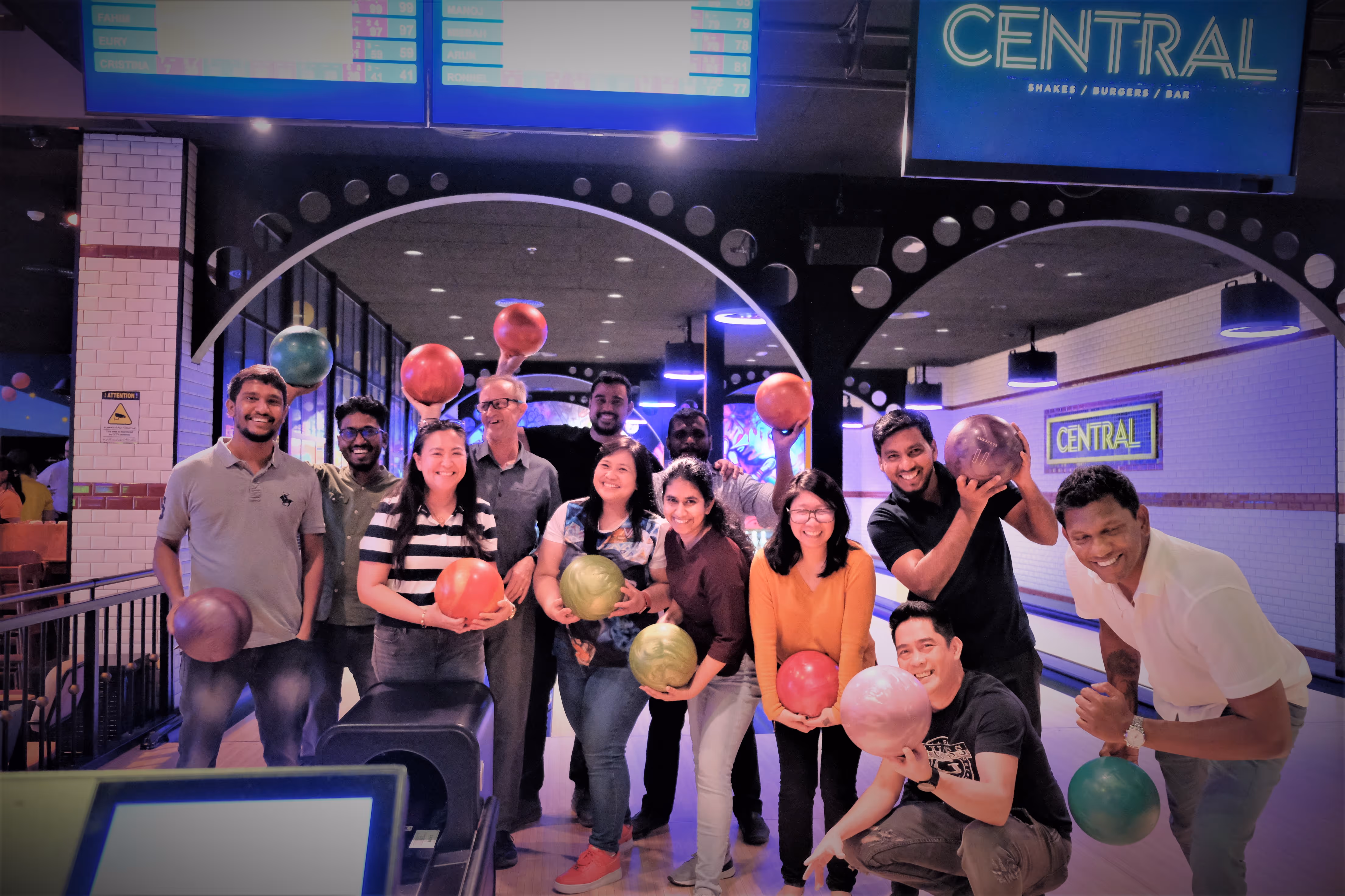 SeaWorld Commercial Team Embraces Collaborative Spirit During a Dynamic Team-Building Event