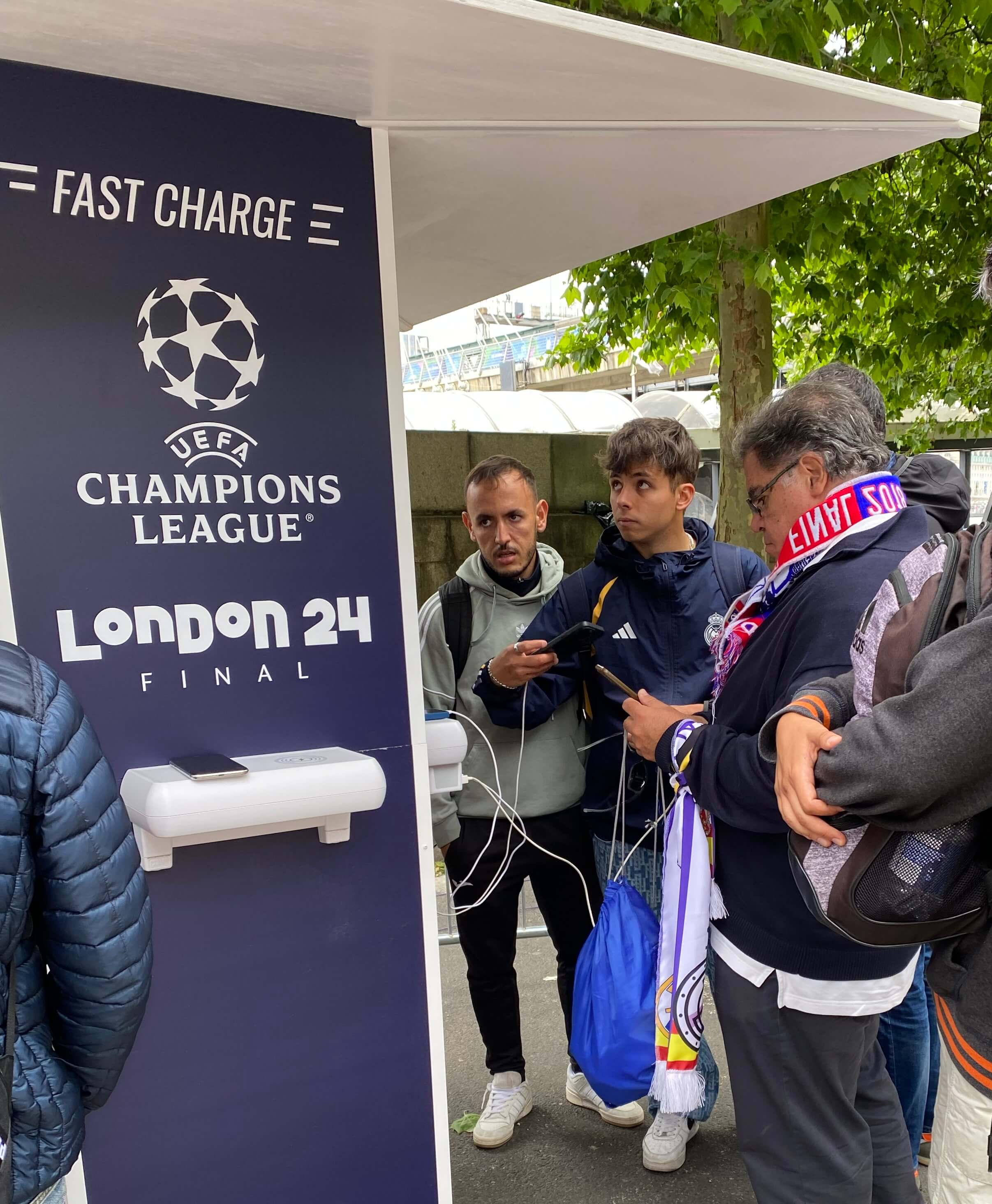 Keeping supporters connected from arrival to departure