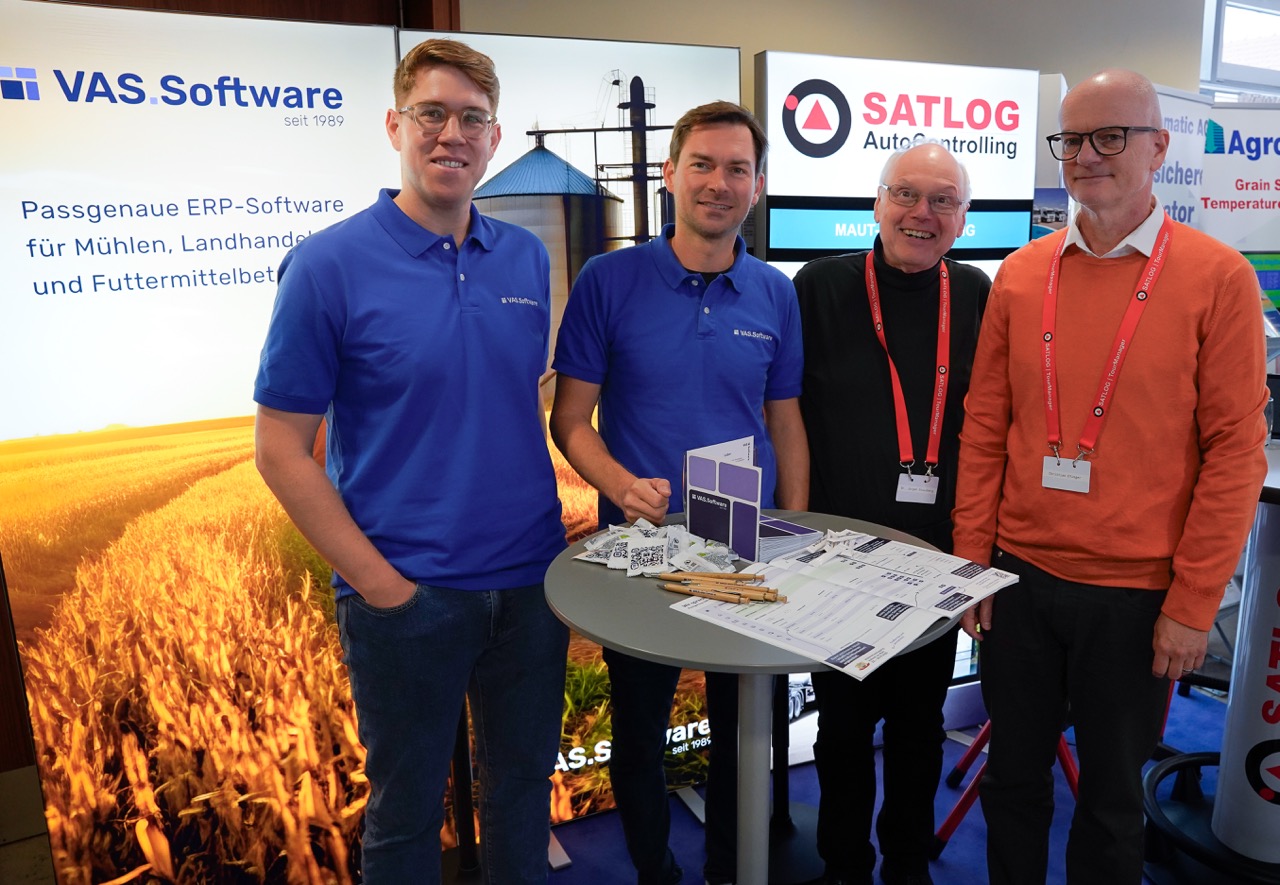 Mitarbeiter am Messestand