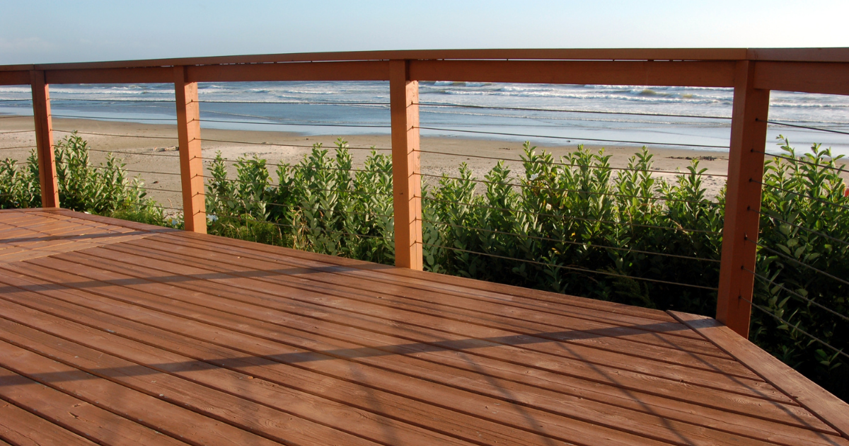 Beach house deck with Cable railing