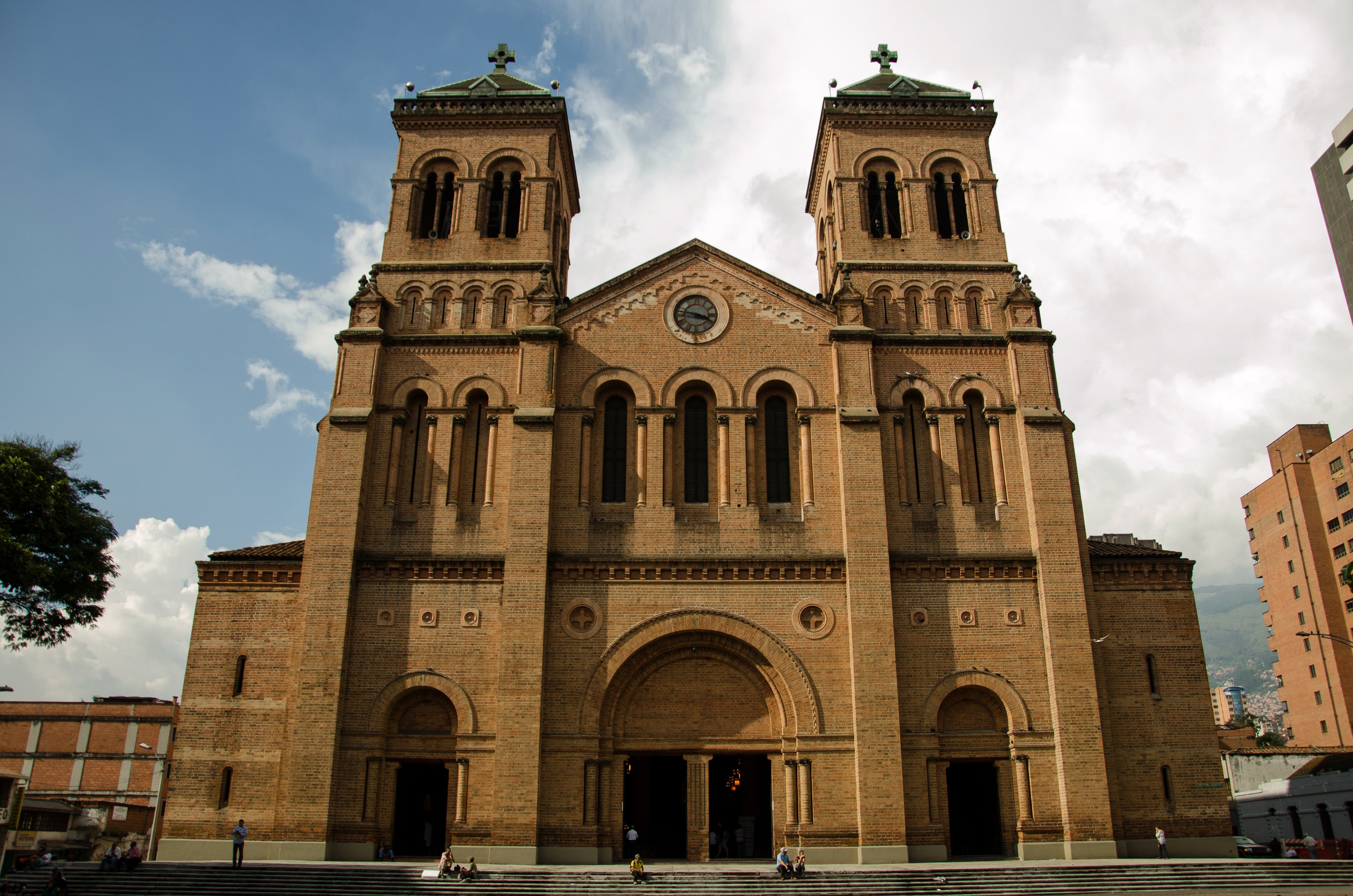 Catedral Metropolitana de Medellín - Wikipedia, la enciclopedia libre